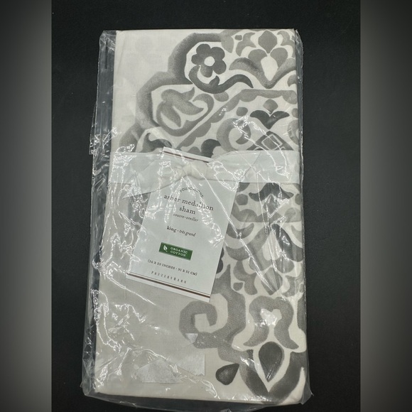Pottery Barn Asher Medallion Sham King Grey Size NWT - Picture 1 of 3